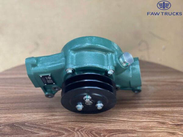 Bơm Nước Xe Đầu Kéo FAW 260HP