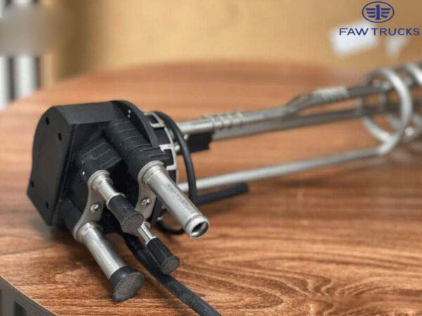 CẢM BIẾN BÁO LƯỢNG VÀ NHIỆT ĐỘ URE XE ĐẦU KÉO FAW 260HP