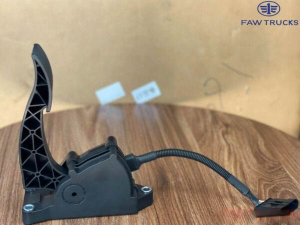 BÀN ĐẠP GA TỔNG THÀNH XE ĐẦU KÉO FAW 460HP