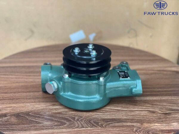 Bơm Nước Xe Đầu Kéo FAW 260HP