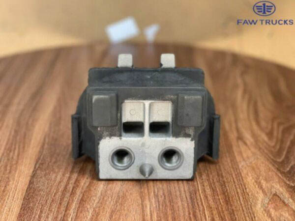 CAO SU CHÂN MÁY TRƯỚC XE ĐẦU KÉO FAW 460HP